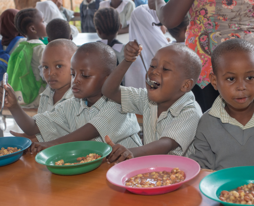 Children used to eat with their hands